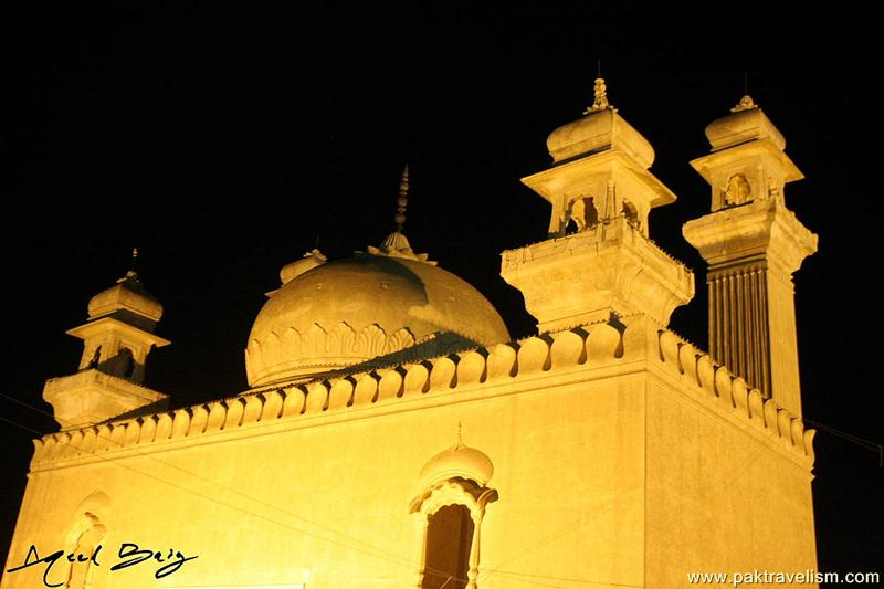 Mosque near Derawar Fort