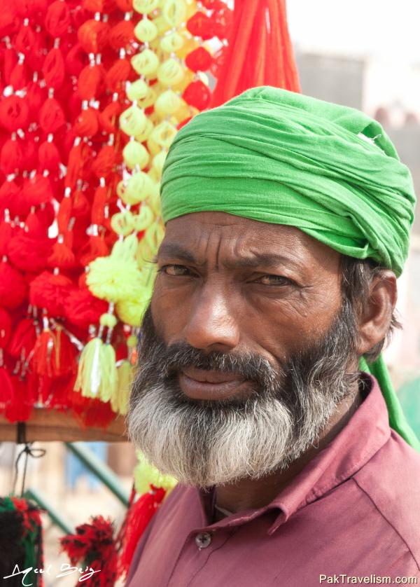 Wayside seller at Sehwan
